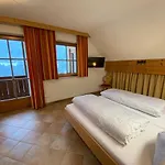 Apartament Gafluna *